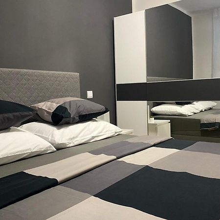 Laveruda Apartment With Balcony And Free Parking Pula Exterior photo